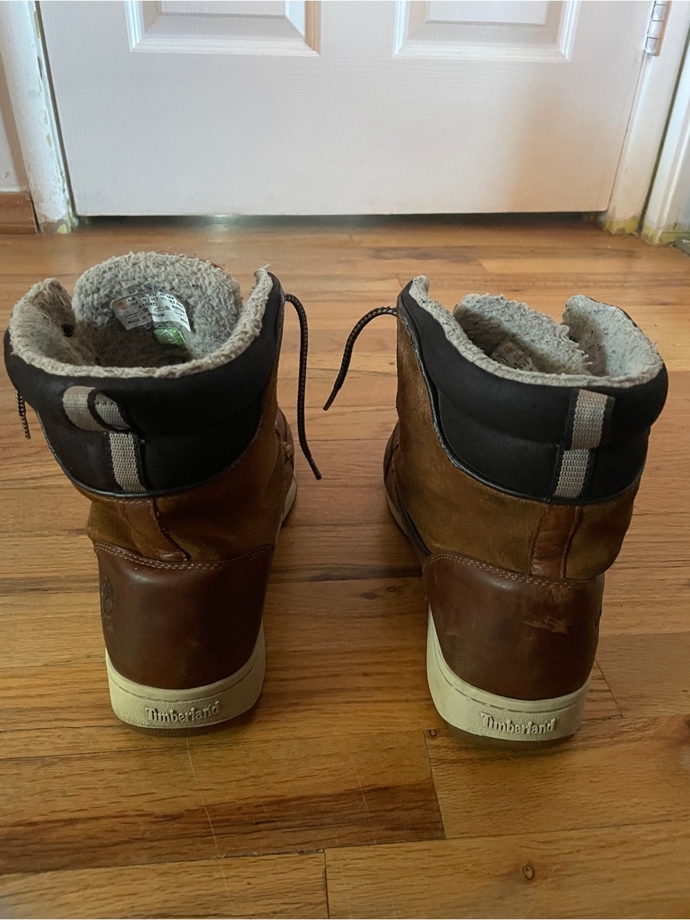 Timberland Brown Lace-Up Leather Winter Boots with Sherpa Collar - Picture 2 of 3